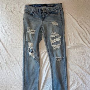 Aeropostale distressed boyfriend jeans